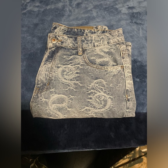 Dragon Stitching Jean Shorts - Picture 9 of 9